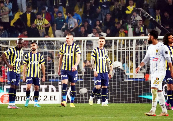 Foto - Skandal beraberlik sonrası kritik çağrı... Fenerbahçe'de her şey sil baştan!