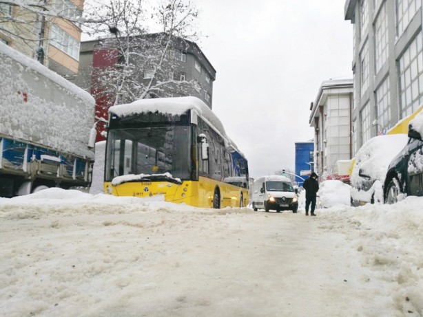 Foto - Skandallar silsilesi... Yolu belediye kapatmış!