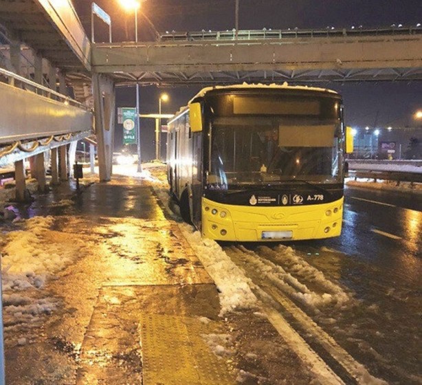 Foto - Skandallar silsilesi... Yolu belediye kapatmış!