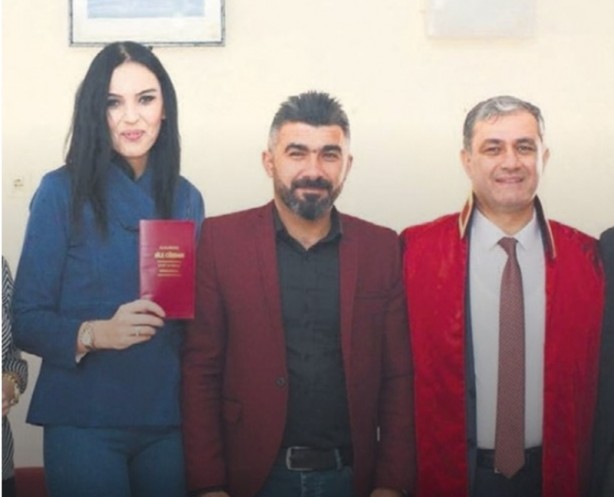 Skandalların ardı arkası kesilmiyor yeni görüntüler ortaya çıktı! İyi Partili Belediye Başkanı'nın şoförü de karısını aldatmış