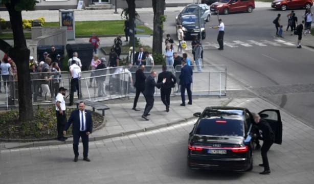 Foto - Slovakya Başbakanı'na suikast düzenleyen kişinin kimliği şaşırttı! Ünlü edebiyatçı...