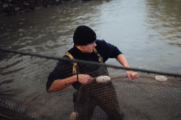 Foto - Slovakyalı balıkçıların geleneksel balık avı böyle görüntülendi