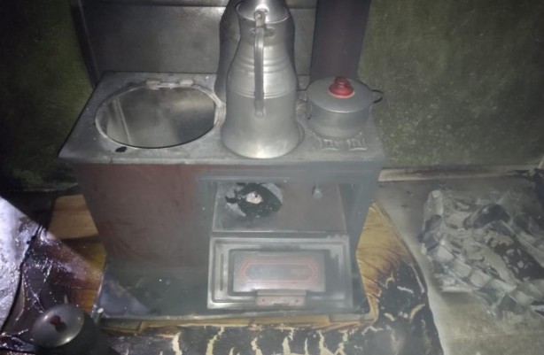 Foto - Soba yakmak için kullanılan benzin bomba gibi patladı!