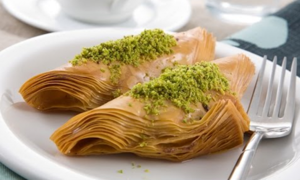 Şöbiyet baklava nasıl yapılır? Baklava yufkasından pratik şöbiyet tarifi