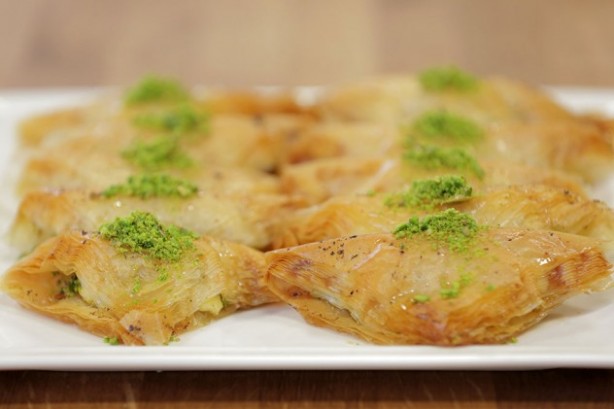 Foto - Şöbiyet baklava nasıl yapılır? Baklava yufkasından pratik şöbiyet tarifi