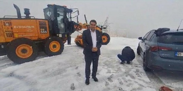 Foto - Şoförler güçlükle ilerleyebildi! 3 bin rakımlı Karabet Geçidi'nde kar yağışı
