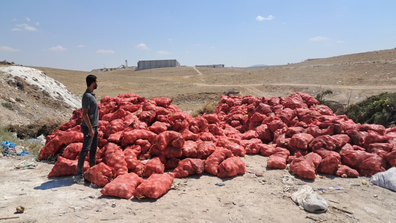 Foto - Soğan fiyatları düşmesin daha da artsın diye bakın ne yaptılar! 'Allah sizi bildiği gibi yapsın'