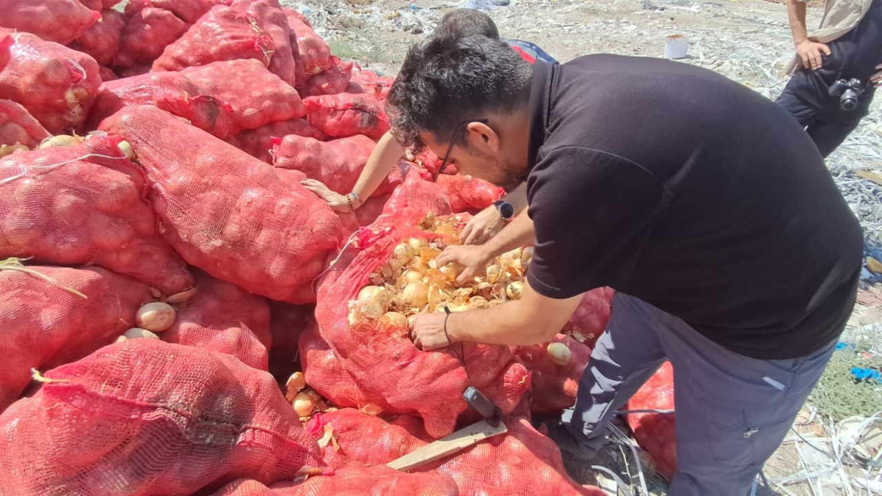 Foto - Soğan fiyatları düşmesin daha da artsın diye bakın ne yaptılar! 'Allah sizi bildiği gibi yapsın'