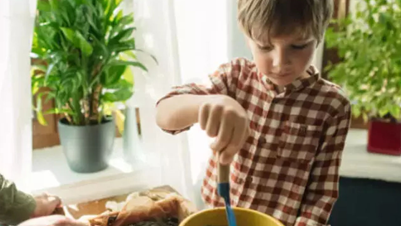 Foto - Bunların suyunu çiçeklere dökün can suyu olacak! Çok şaşıracaksınız! 