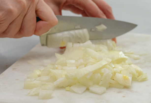 Foto - Soğanı yıllarca yanlış tüketmişiz! Bütün vitaminleri kayboluyor: Bir sürü söylenti çıkmıştı acı gerçek böyle