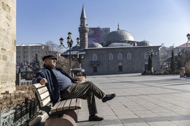 Foto - Soğuğu türkülere konu olan şehirde bahardan kalma günler