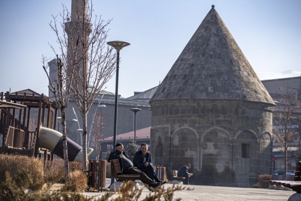 Foto - Soğuğu türkülere konu olan şehirde bahardan kalma günler