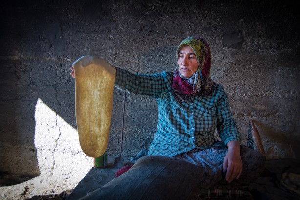 Foto - Soğuk havaya rağmen tandır...