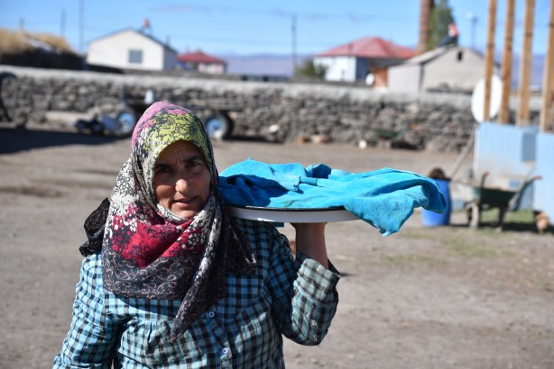 Foto - Soğuk havaya rağmen tandır...