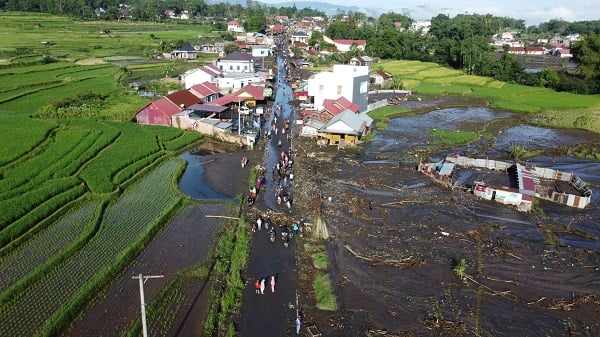 Foto - Soğuk lavlar bir köyü tanınmaz hale getirdi