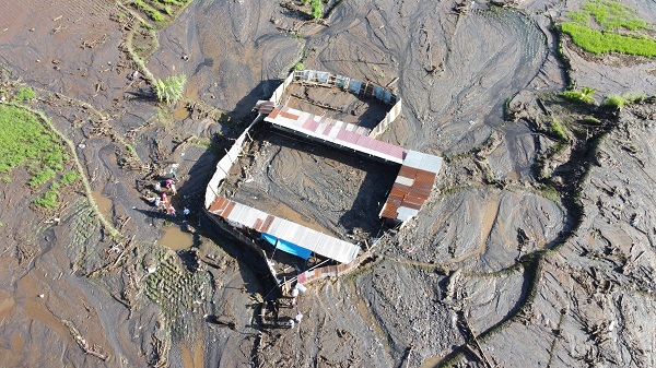 Foto - Soğuk lavlar bir köyü tanınmaz hale getirdi