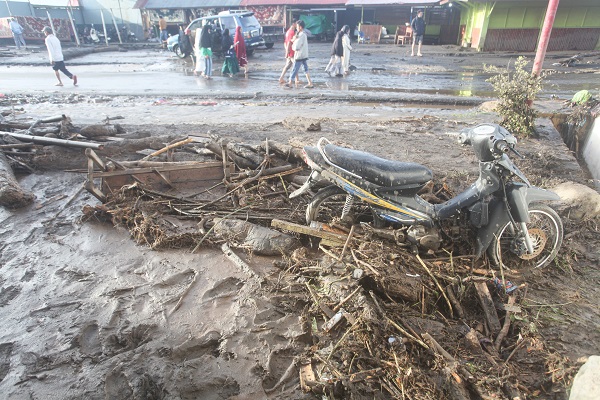 Foto - Soğuk lavlar bir köyü tanınmaz hale getirdi