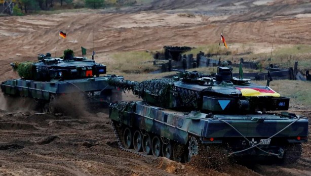 Foto - Soğuk savaş sonrası bir ilk yaşanıyor! Silah kıtlığı ortaya çıktı