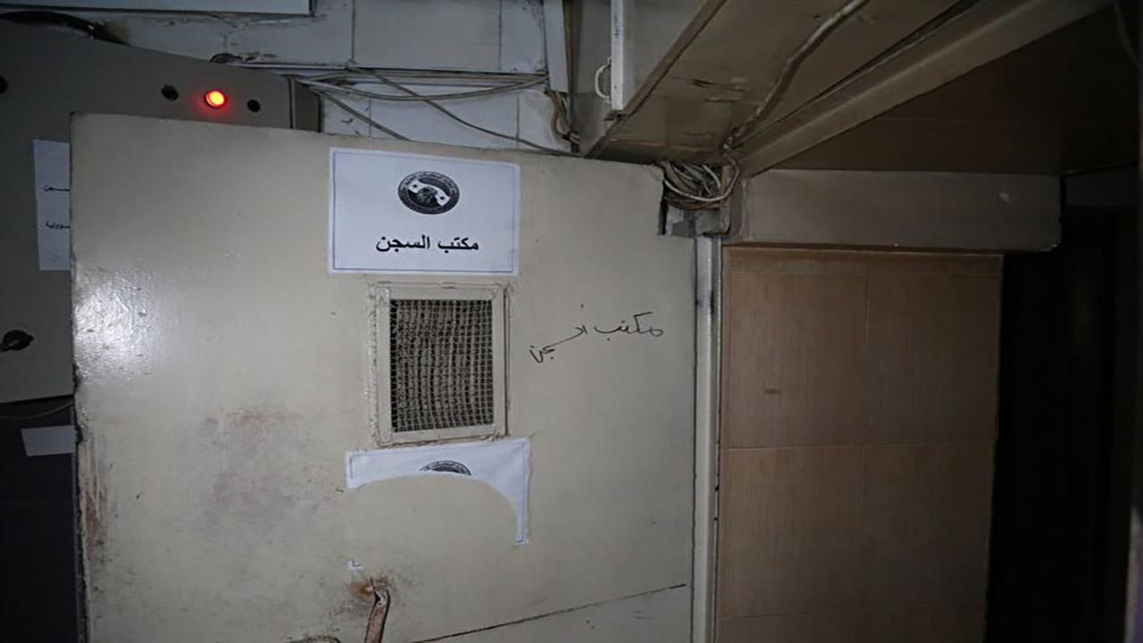 Foto - Şok edici görüntüler! Suriye'de çöken rejimin işkence aletleri ortaya çıktı!