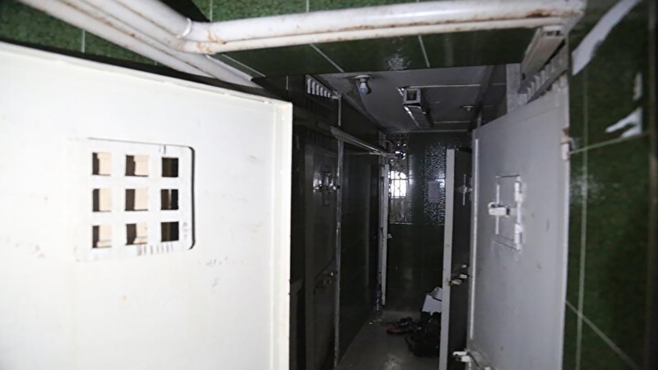 Foto - Şok edici görüntüler! Suriye'de çöken rejimin işkence aletleri ortaya çıktı!