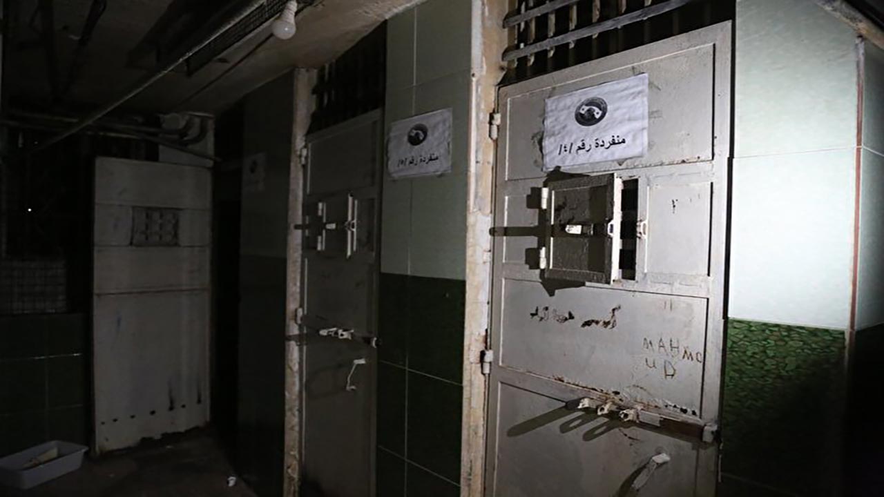 Foto - Şok edici görüntüler! Suriye'de çöken rejimin işkence aletleri ortaya çıktı!