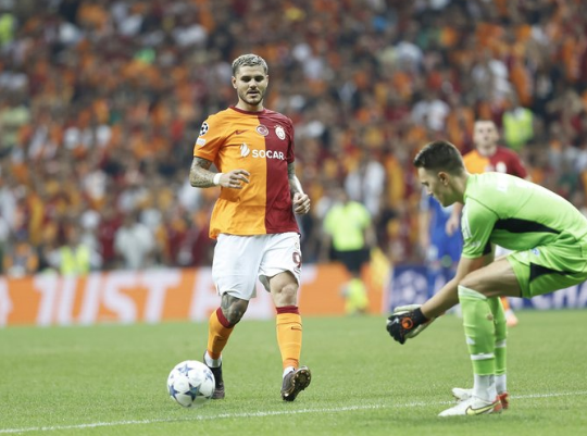 Foto - Şok gelişme! Bu beklenmiyordu: Galatasaray Devler Ligi için acil çözümü buldu