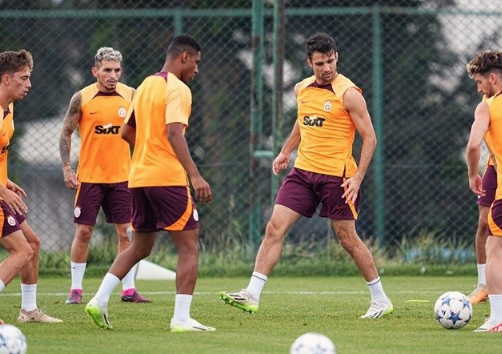 Foto - Şok gelişme! Bu beklenmiyordu: Galatasaray Devler Ligi için acil çözümü buldu