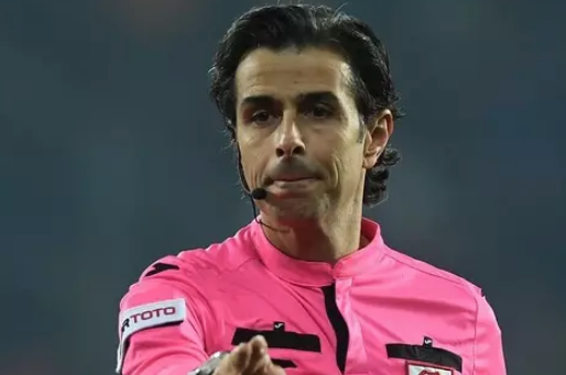 Şok gelişme! Tartışmalı hakem düdüğünü astı! Artık yeşil sahalara ayak basamayacak...