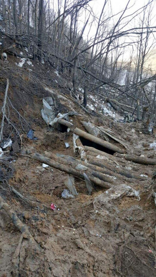 Foto - Şok görüntüler! Sığınakta yakalanan 2 PKK'lı böyle çıkarıldı!