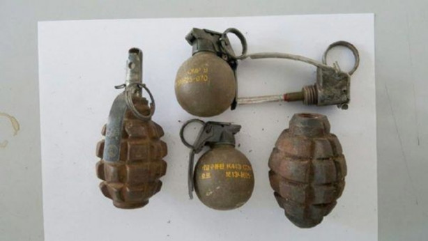 Foto - Şok görüntüler! Sığınakta yakalanan 2 PKK'lı böyle çıkarıldı!
