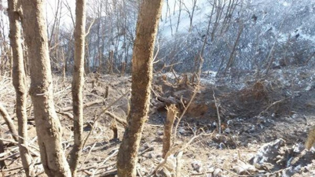 Foto - Şok görüntüler! Sığınakta yakalanan 2 PKK'lı böyle çıkarıldı!