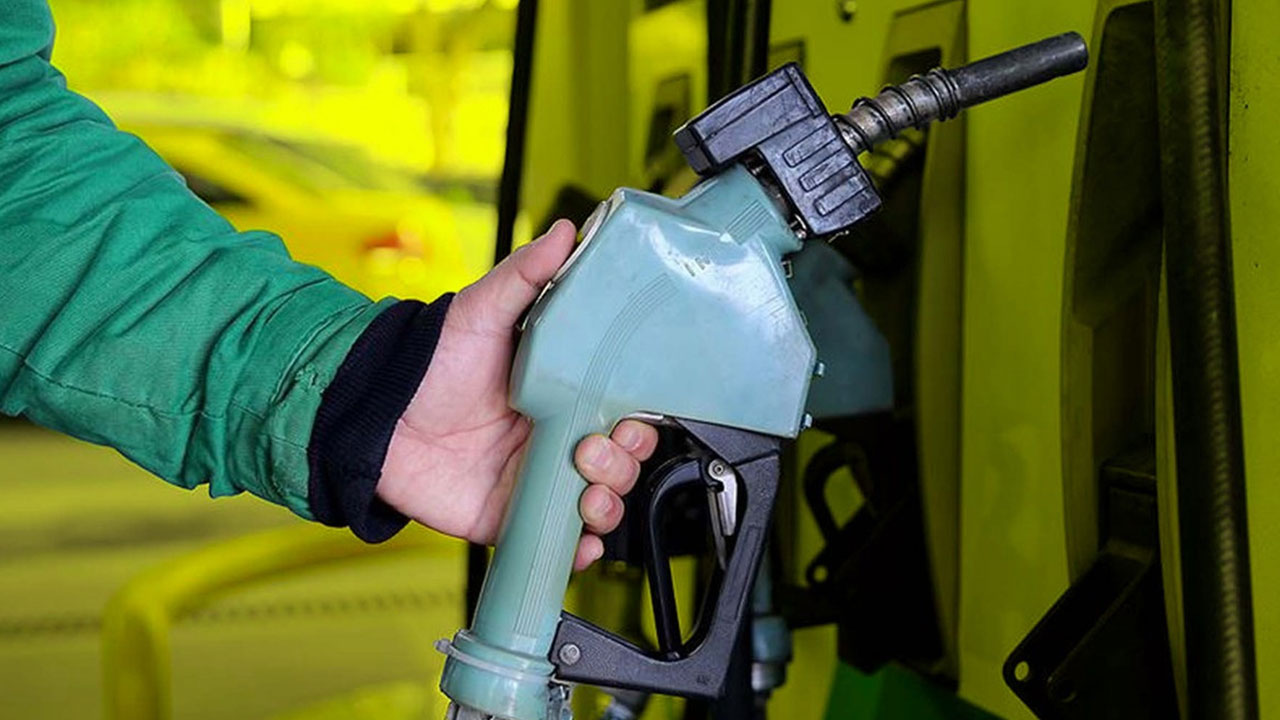 Foto - Şok kararı aldılar! 15 yaşından büyük benzinli ve dizel araçlara yakıt yasağı, istasyonlar satış yapmayacak
