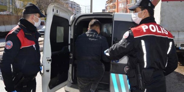 Foto - Sokağa çıkma yasağı cezalarına af var mı? Sokağa çıkma yasağı cezaları silinecek mi?