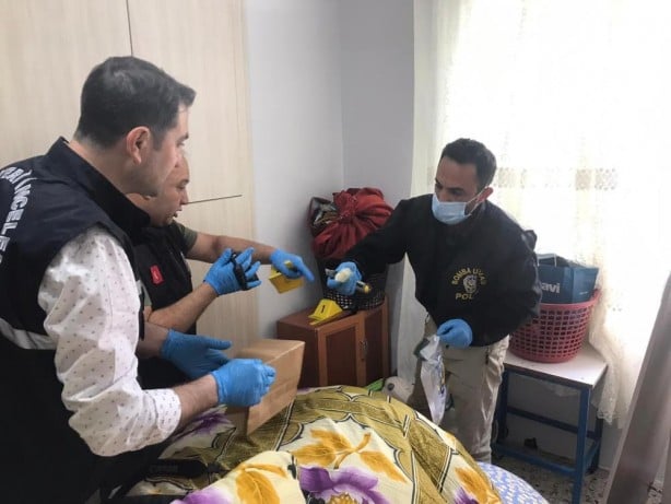 Foto - Sokağı kana bulayacaklardı! Çok sayıda adrese baskın: Patlayıcılar ele geçirildi!