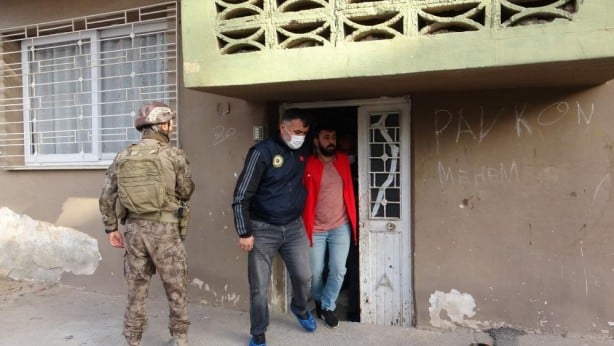 Sokağı kana bulayacaklardı! Çok sayıda adrese baskın: Patlayıcılar ele geçirildi!