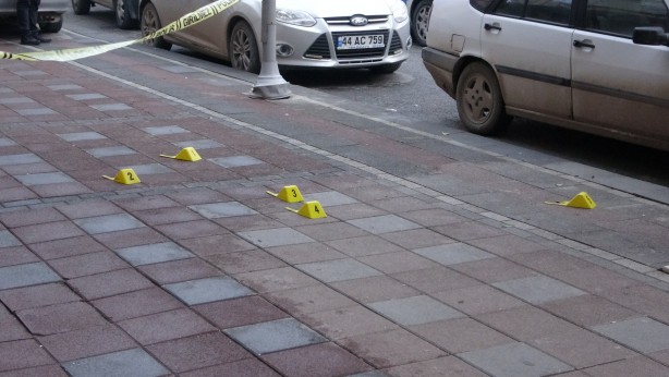 Foto - Sokak ortasında dehşet