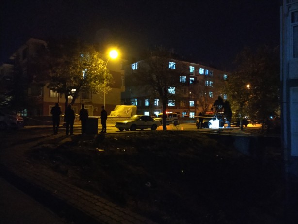 Sokak ortasında silahlı kavga! Ölü ve yaralılar var