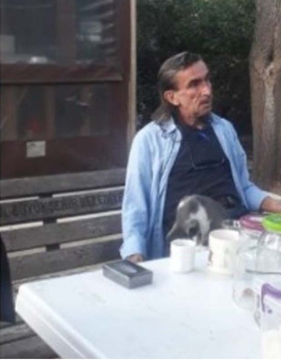 Foto - Sokaklarda perişan haldeydi! Camiye gitti hayatı değişti