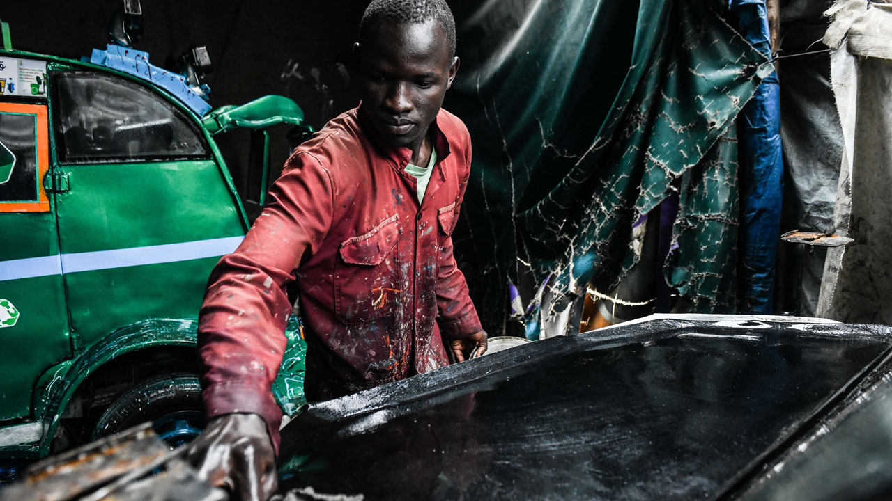 Sokaktan atölyeye! Nairobi’de Gençler hurdayla umut inşa ediyor