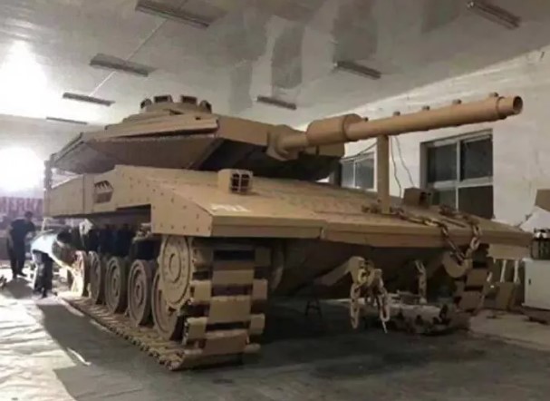 Foto - Şoke eden görüntüler! Evinin garajında tank yaptı