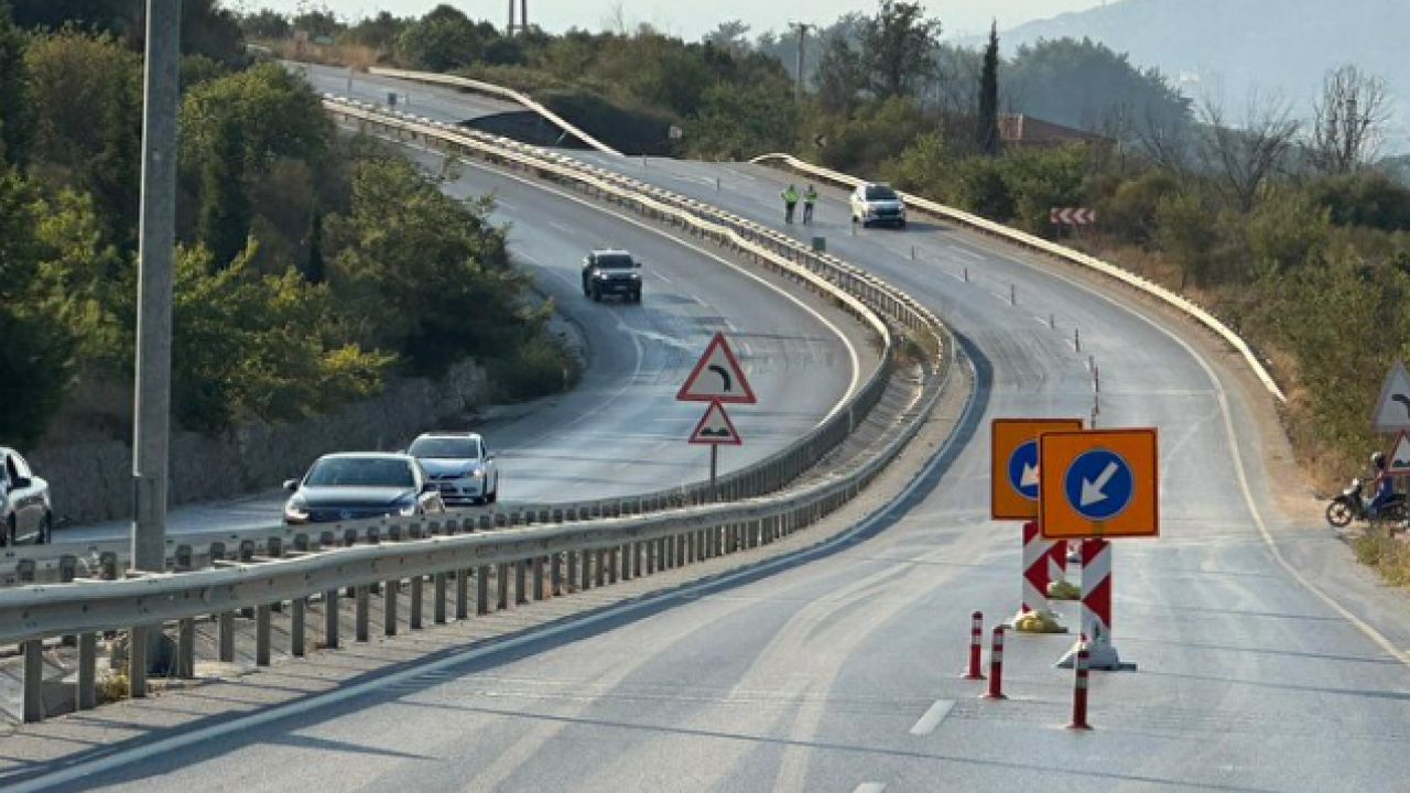 Foto - Söke-Kuşadası yolu bir anda çöktü! Görenleri hayret içinde bıraktı