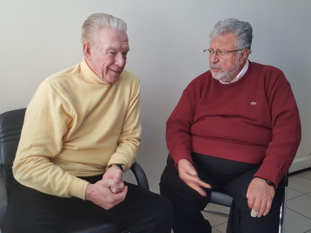 Foto - "Solcu olmayana ödül vermiyorlar" sözleriyle "Hay senin Allah’ına kurban" dedirtmişti! Kurtlar Vadisi efsanesinden, zamparalıkla çocuk yaptığı iddia edilen laikçi Metin Akpınar ve Uğur Dündar’a olay gönderme