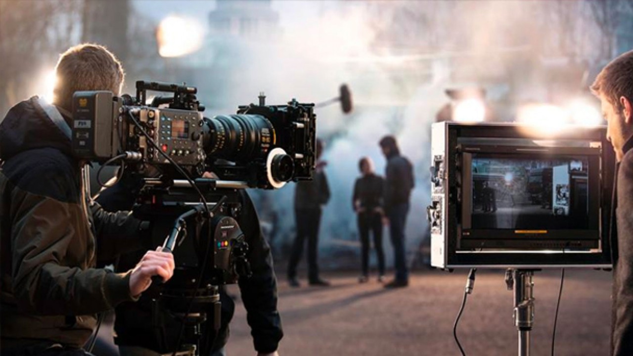 Foto - Solcuların yuvalandığı sanat dünyasında böyle olur özgürlük: Taciz etmek serbest oruç tutmak yasak