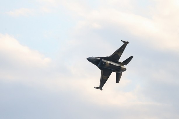 Foto - SOLOTÜRK Antalya semalarında