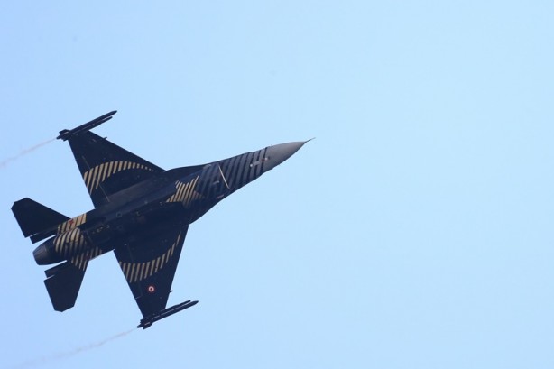 Foto - SOLOTÜRK Antalya semalarında