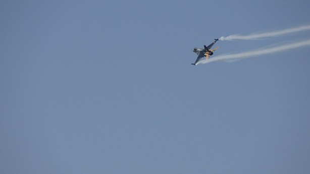 Foto - ‘SOLOTÜRK’ Çanakkale semalarında çocuklar için uçtu