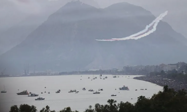 Foto - SOLOTÜRK onlar için uçtu