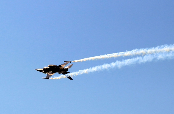 Foto - SOLOTÜRK'ten nefes kesen gösteri