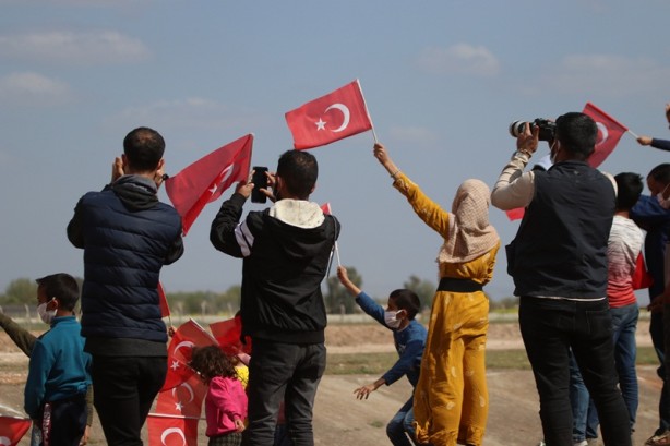 Foto - SOLOTÜRK'ten nefes kesen gösteri