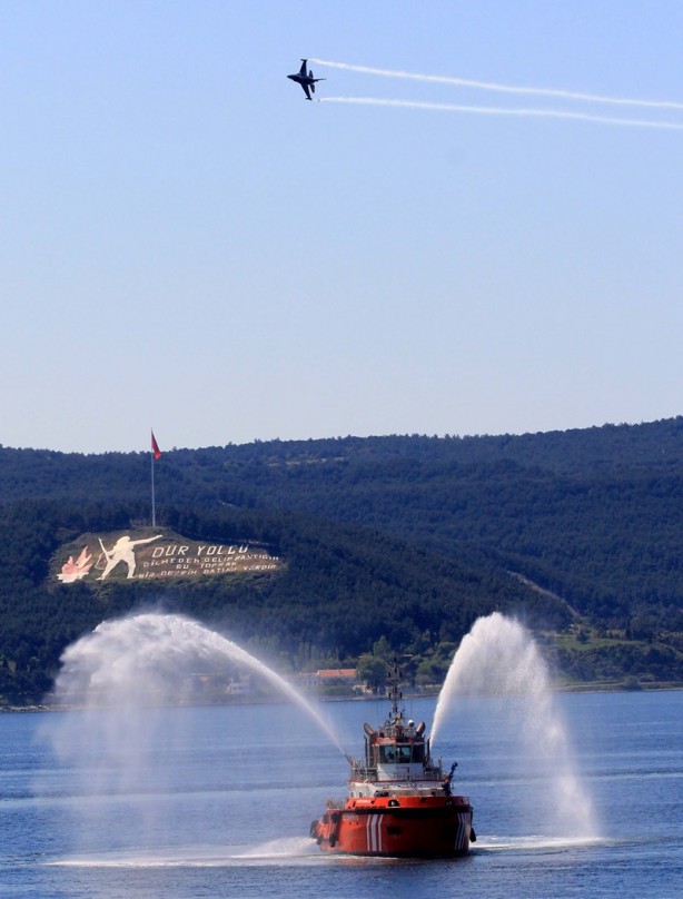 Foto - SOLOTÜRK'ten nefes kesen gösteri